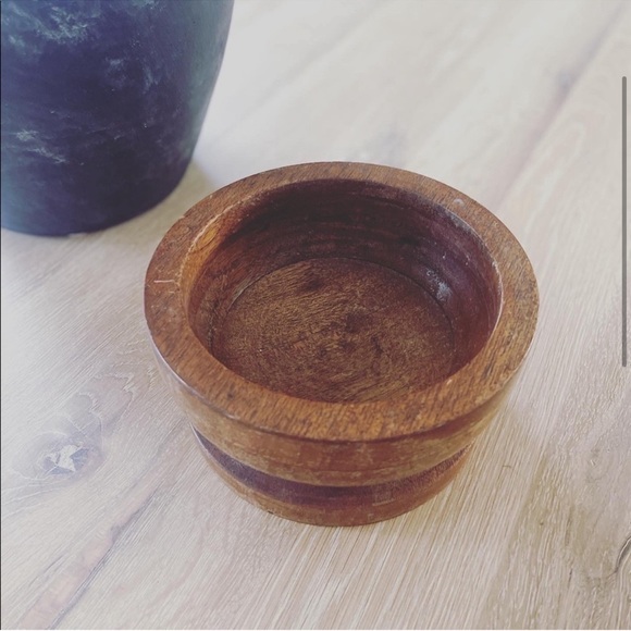 Round wooden rustic vintage footed bowl - Picture 3 of 6